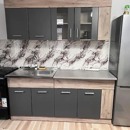 Apartament Lascena *